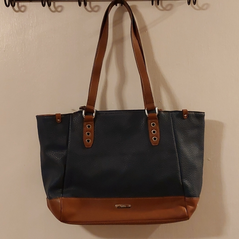 NWOT Chaps Handbag